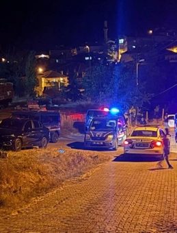 Boşanmak İsteyen Eşini Katletti
