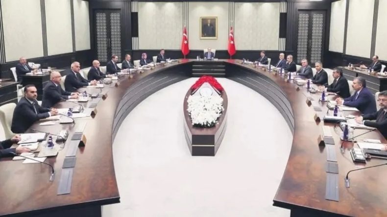 Bu yıl da gelenek sürdürüldü: Kabine Ahlat’ta bir araya geliyor