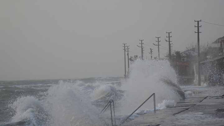 Bugün Hava Durumu: Meteoroloji'den Güçlü Rüzgar Uyarısı