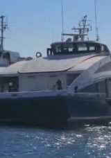 BURAK REİS 3 Deniz Otob&uuml;s&uuml; Avşa A&ccedil;ıklarında Kayalıklara &Ccedil;arptı! Yolcular G&uuml;venle Tahliye Edildi