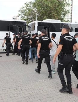 Bursa'da Yasa Dışı Bahis Operasyonunda 10 Şüpheli Tutuklandı