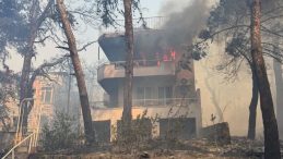 Çanakkale Güzelyalı’da Yangın: Villalar ve Araçlar Küle Döndü, Köyler Tahliye Edildi