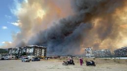 Çanakkale'de Alevlerle Mücadele Devam Ediyor