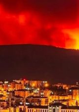 &Ccedil;anakkale&rsquo;de Orman Yangını: Beş K&ouml;y Tahliye Edildi, Tarihi Alan Kapatıldı