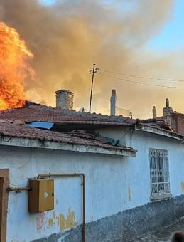 Çorum'da Müstakil Evde Yangın! 5 Ev Zarar Gördü