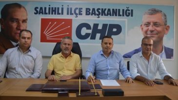 CHP'de İstifa! Salihli İl&ccedil;e Başkanı Akg&uuml;n Adaylıktan &Ccedil;ekildi