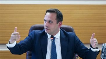 CHP'li Belediye Başkanından Şok Edici Adım! Eleştirilerle Y&uuml;zleşemeyen Muhtar G&ouml;revden Alındı