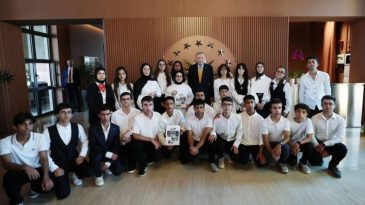 Cumhurbaşkanı Erdoğan, Maziden Atiye Programına Katılan &Ouml;ğrencileri Kabul Etti