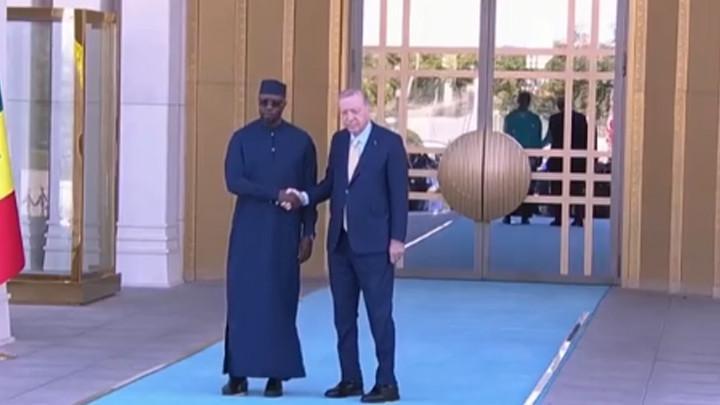 Cumhurbaşkanı Erdoğan, Senegal Başbakanı Sonko'yu Resmi Törenle Karşıladı
