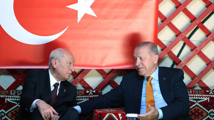 Cumhurbaşkanı Erdoğan ve MHP Lideri Bahçeli Ahlat'ta Bir Araya Geldi