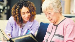 Demansa Karşı Kitap Okuyun