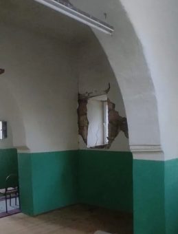Depremde Hasar Gören Cami Onarıma Açar Bekliyor