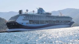 Dev kruvaziyer Marmaris’e demir attı