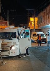 Dolmuş Şof&ouml;r&uuml; Direksiyon Başında Hayatını Kaybetti