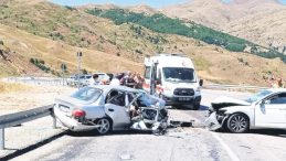 Düğüne Giderken Kaza: 4 Kişi Hayatını Kaybetti