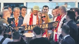 Dünya Aslan’ı izledi