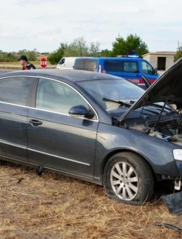 Edirne'de Trafik Kazası: Otomobil Refüje Çıktı, Yaralılar Var