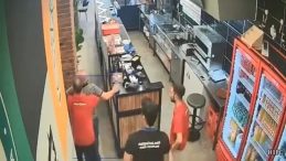 Elazığ'da Döner Ustasından Hayat Kurtaran Heimlich Manevrası