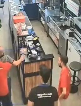 Elazığ'da Döner Ustasından Hayat Kurtaran Heimlich Manevrası