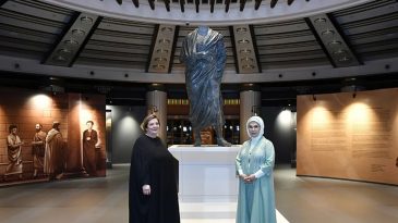 Emine Erdoğan, G&uuml;rcistan Cumhurbaşkanı Kavelashvili'nin Eşi ile G&ouml;r&uuml;şmesine Dair Video Paylaştı