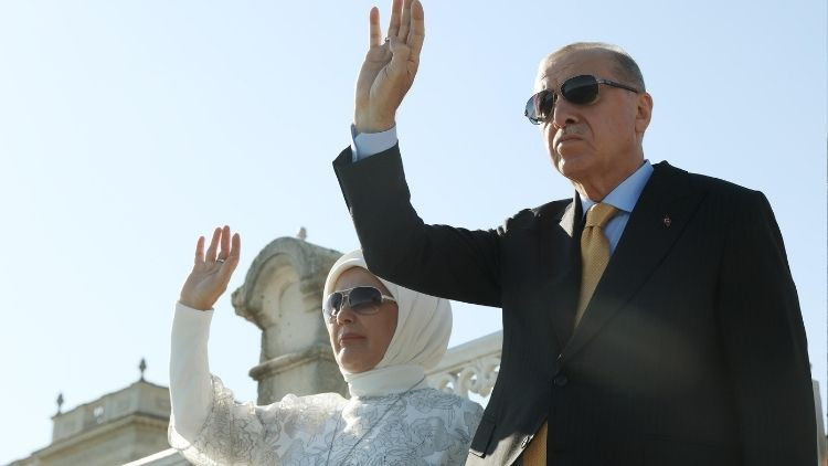 Emine Erdoğan'ın İstanbul Boğazı Geçit Töreni Paylaşımı