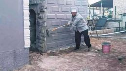Engelli İmam Yıkılan Camiyi Yeniden İnşa Etti