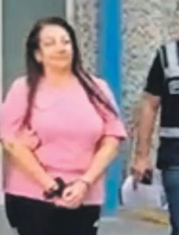 Eşini Öldürüp 9 Ay Banyoda Sakladı