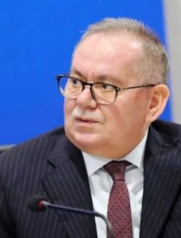 Eski Bayındırlık ve İskan Bakanı Mustafa Demir tedavi gördüğü hastanede hayatını kaybetti