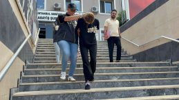 Ev Soyup Giderken Takside Yakalandılar, 3 Kadın Tutuklandı