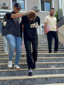 Ev Soyup Giderken Takside Yakalandılar, 3 Kadın Tutuklandı