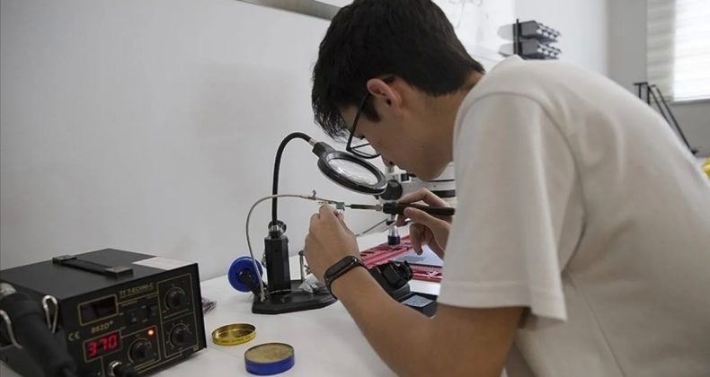 Fabrika Gibi Çalışan Meslek Lisesi Öğrencilerine Büyük Destek