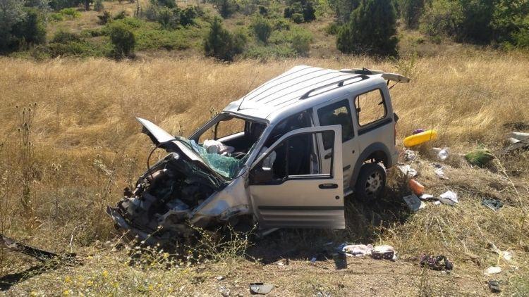 Feci Kaza! Takla Atan Araçta 2 Kişi Hayatını Kaybetti, 3 Kişi Yaralandı