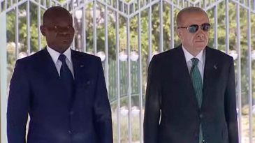 Gabon Cumhurbaşkanı Ankara'da | Erdoğan, Resmi T&ouml;renle Karşıladı