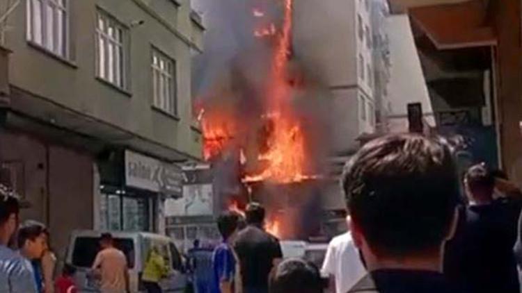 Gaziantep'te 5 Katlı Binada Yangın Çıktı