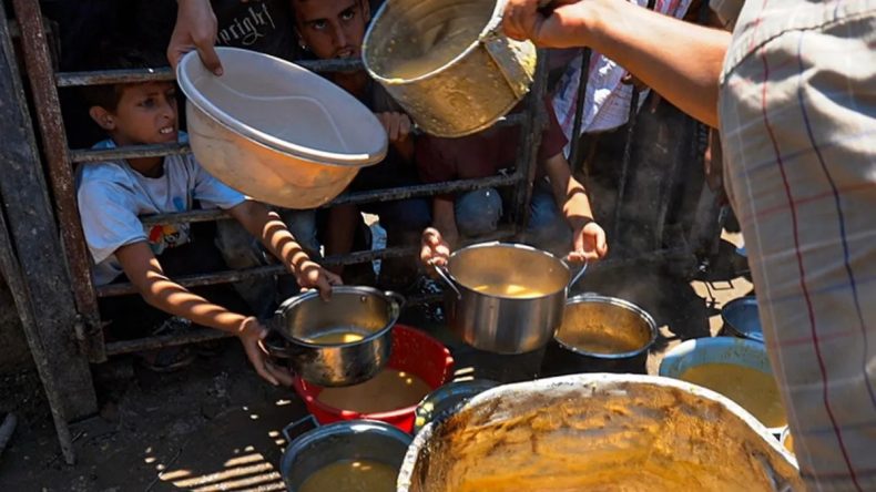 Gazze’nde son 24 saatte açlık nedeniyle 4 kişi hayatını kaybetti