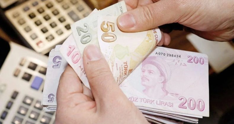 Gelişmeler Gündemde: Memur ve Emekli Memurlara Ek Zam Teklifi Yapıldı