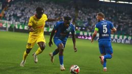 Göztepe, Rizespor'u 3-0 ile geçerek zirveye yerleşti!