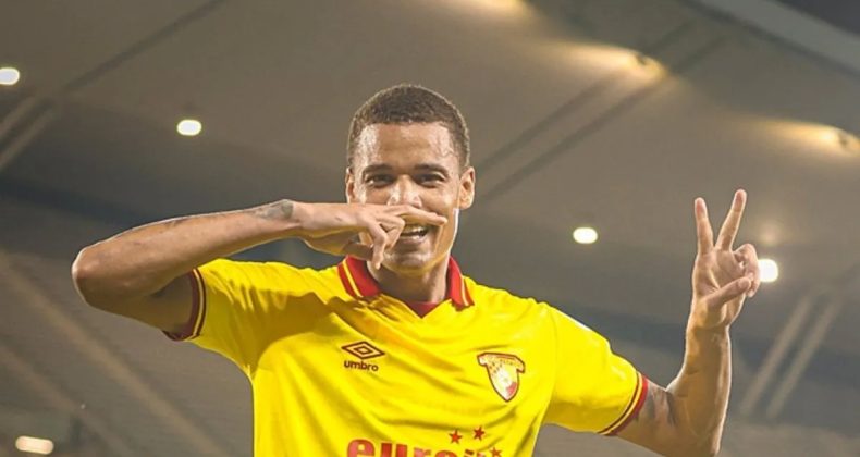 G&ouml;ztepe'de Romulo Olmasa da Janderson Var