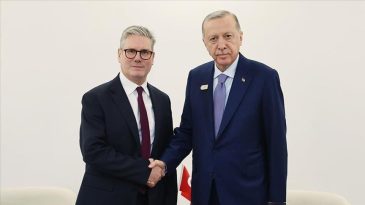 G&uuml;ndemdeki Son Gelişme: Cumhurbaşkanı Erdoğan, İngiltere Başbakanı Starmer ile Bir Araya Geldi