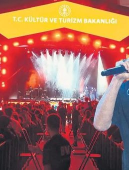 Hakkâri'de Festival Coşkusu