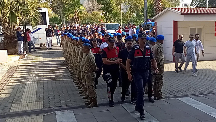 Haraç Çetesi Dallas'a Düzenlenen Operasyonda 13 Tutuklama