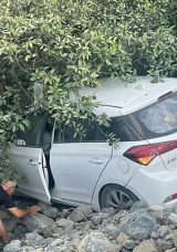 Hatay'da Kontrolden &Ccedil;ıkan Otomobil Bah&ccedil;eye U&ccedil;tu: 1 Yaralı