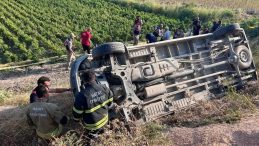 Hatay'da Minibüs Devrildi: 8'i Çocuk 13 Yaralı