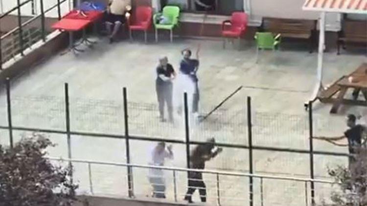Hem Serinlediler Hem Eğlendiler… Engelli Bireylerle Bakıcıların Su Savaşı Kamerada