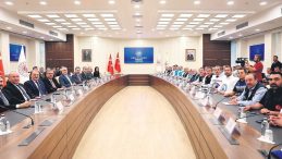 Hükümet Memur ve Memur Emeklilerine Yüzde 11+7 Zam Teklifinde Bulundu
