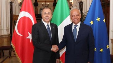 İ&ccedil;işleri Bakanı Ali Yerlikaya, İtalyan mevkidaşı ile g&ouml;r&uuml;şt&uuml;