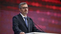 İletişim Başkanı Burhanettin Duran’dan Özgür Özel’e tepki: Negatif siyasetin dibi