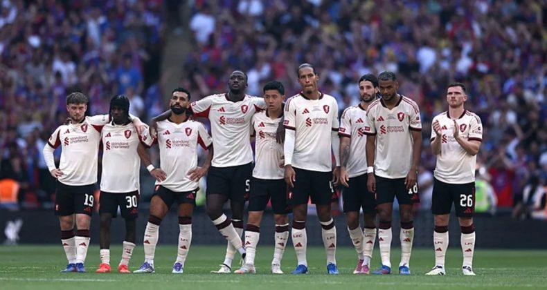İngiltere Premier Lig'de Heyecan Doruğa Ulaşıyor!