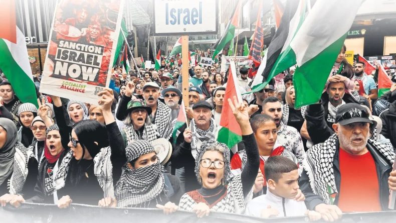 İnsanlık Ayakta: İsrail'i Durdurun