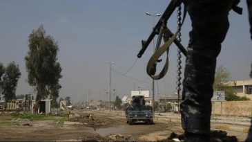 İran'da Silahlı &Ccedil;atışma: Emniyet G&uuml;&ccedil;leri ve Silahlı Grup Karşı Karşıya Geldi